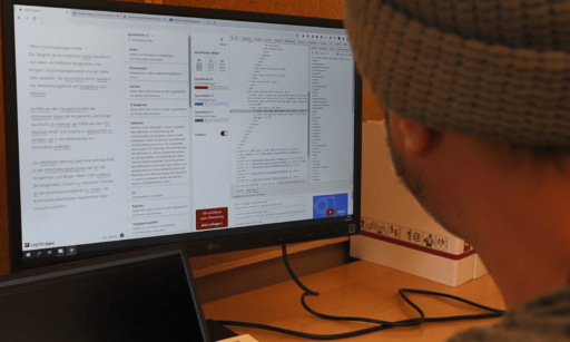 Bild von PC-Bildschirm zeigt Arbeit an digitalem Produkt bei capito