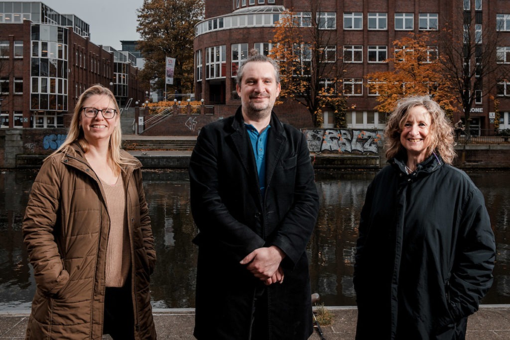 Leichte Sprache: capito Hamburg übersetzt Artikel für das Straßenmagazin Hinz&Kunzt in leicht verständliche Sprache Foto vom capito Hamburg und Hinz&Kunzt Team