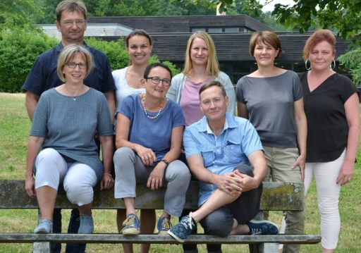 Foto des capito Nordbayern Teams, bestehend aus zwei Männern und sechs Frauen die in die Kamera lachen.