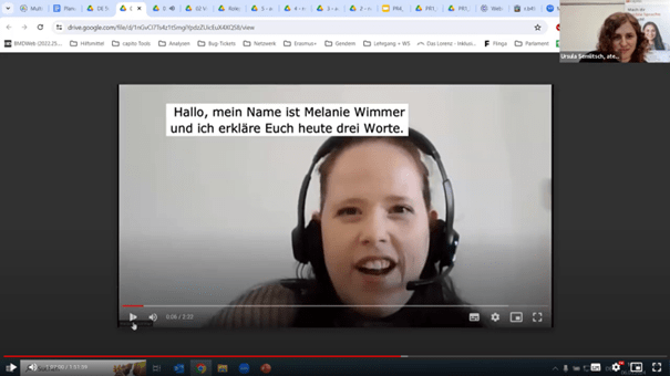 Ein Screenshot von der online Konferenz bei capito. Darauf zu sehen ist Melanie Wimmer, wie sie eine Präsentation hält.