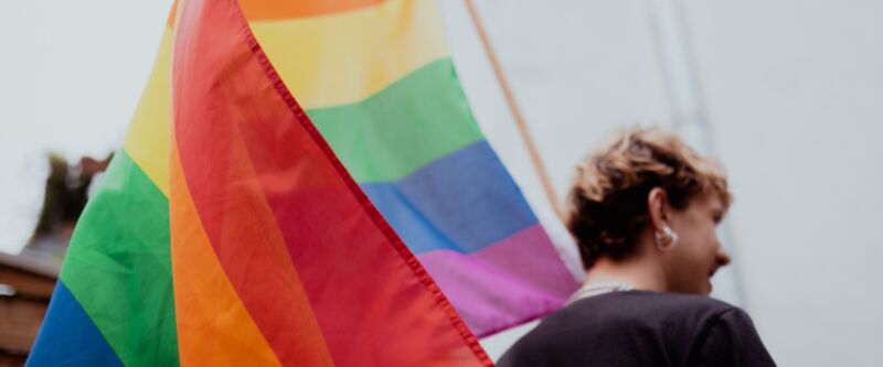 Gendern, inklusive Sprache und die Regenbogenflagge